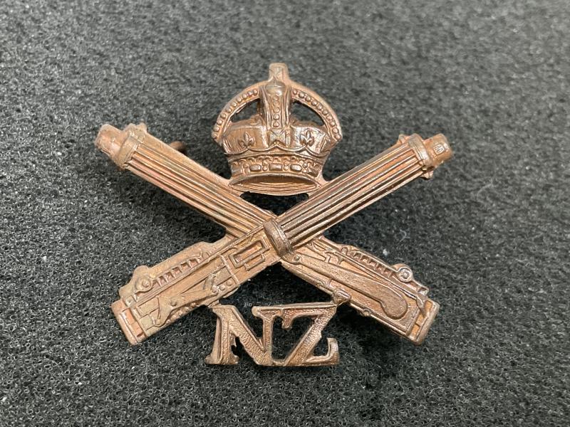Gradia Militaria - WW1 NZ Machine Gun Corps O.S.D collar badge