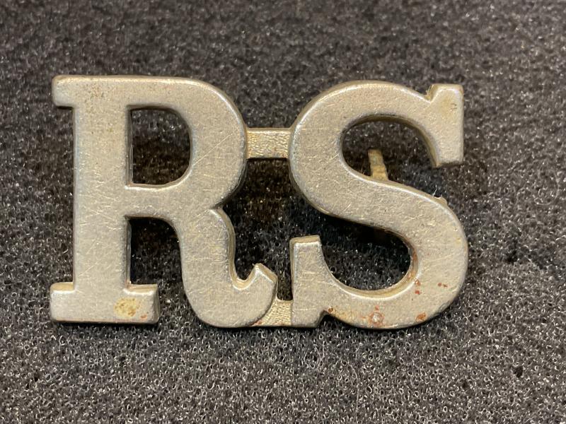 Gradia Militaria - WW1/2 R.S (Royal Scots) white metal shoulder title