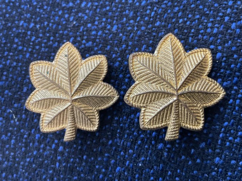 Gradia Militaria - WW2 US Army majors rank leaves by MEYER N.Y