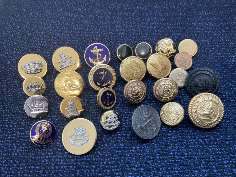 Gradia Militaria - 26 Various button manufacturers sample buttons