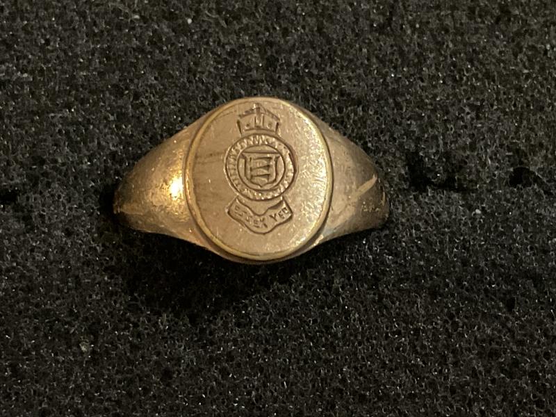 Gradia Militaria - WW1/2 Essex Yeomanry gold signet ring