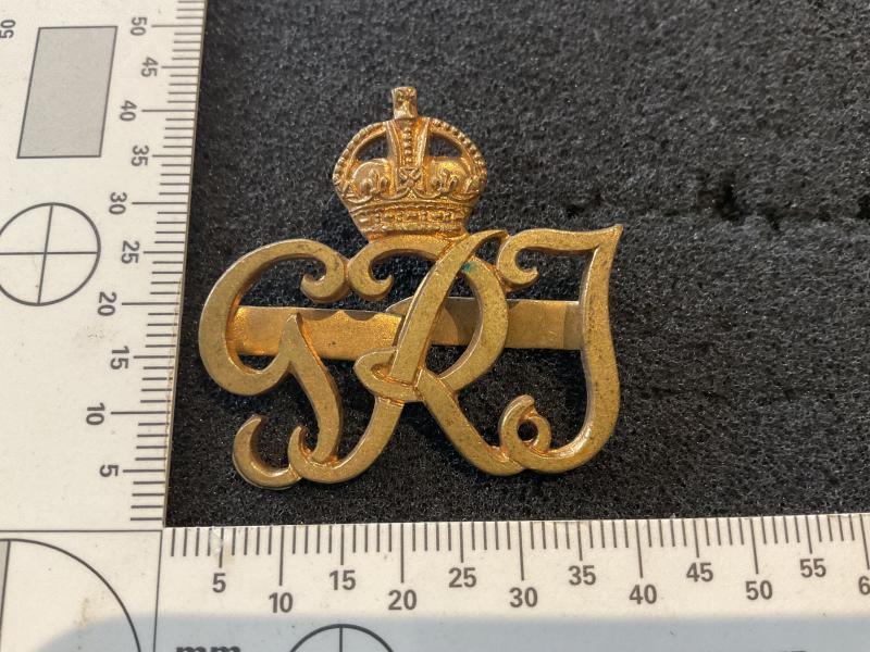 Gradia Militaria - WW1/2 Indian army officers G.S brass cap badge