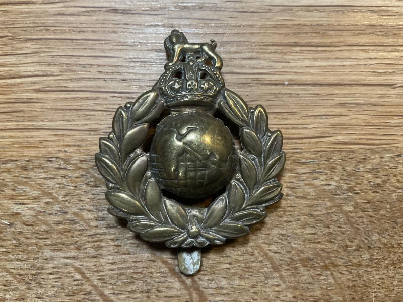Gradia Militaria - WW2 Royal Marines cap badge on rear slider