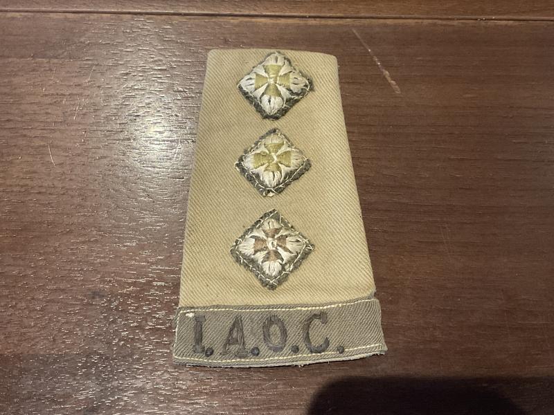 Gradia Militaria - WW2 I.A.O.C Captains rank slide, theatre made.