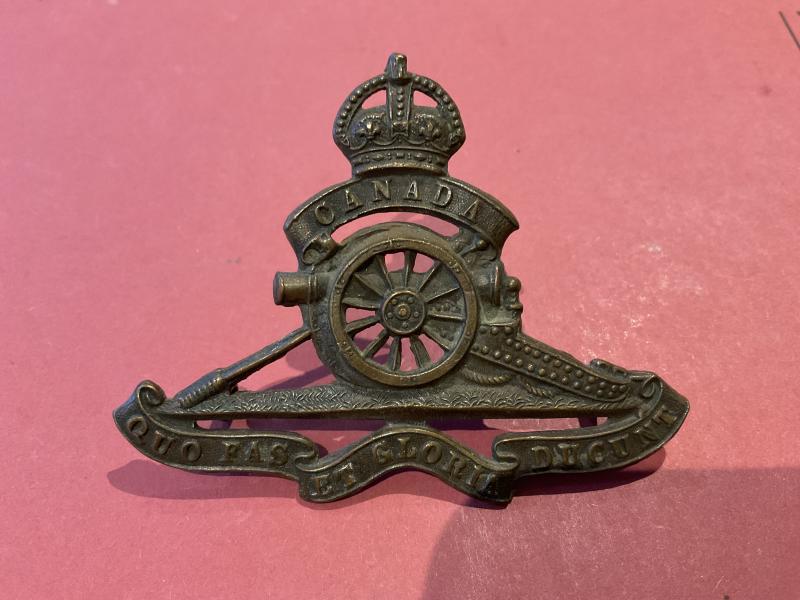 Gradia Militaria - WW1 CEF Canadian Field Artillery cap badge.