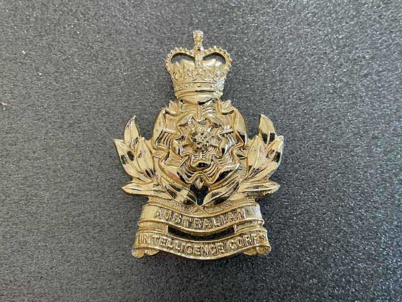 Gradia Militaria - Anodised Australian Intelligence Corps hat badge.