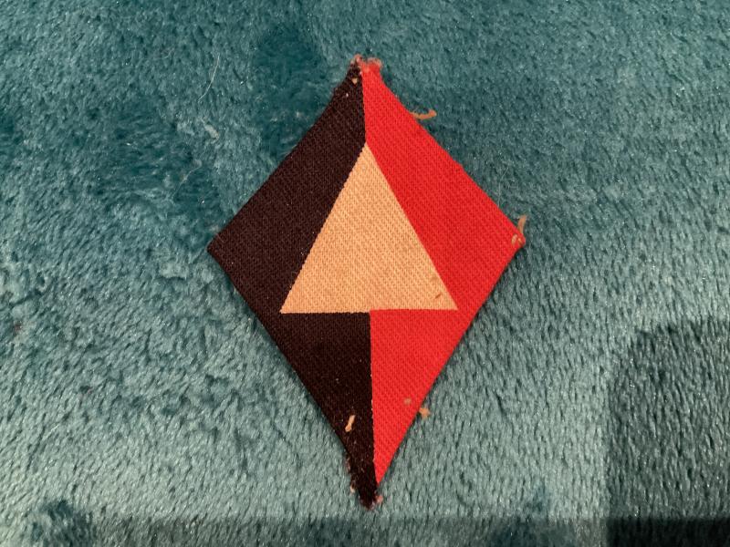 Gradia Militaria - WW2 Ist Infantry Division, Royal Artillery printed formation sign.