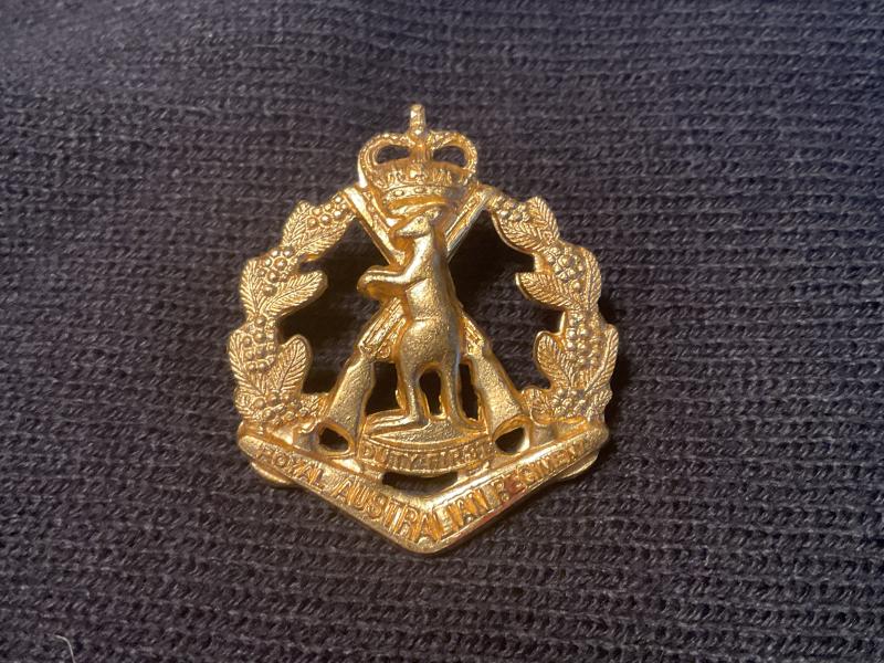 Gradia Militaria - Royal Australian Regiment, (RAR) Vietnam era hat/cap badge
