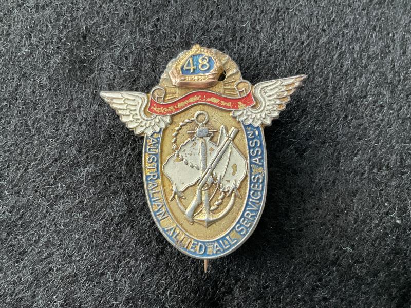 Gradia Militaria - WW2 Australian Allied All Services Association lapel badge.