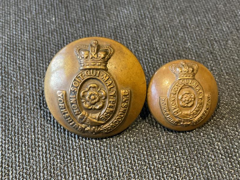 Gradia Militaria - Q.V.C Yorkshire Dragoons Yeomanry Cavalry buttons.