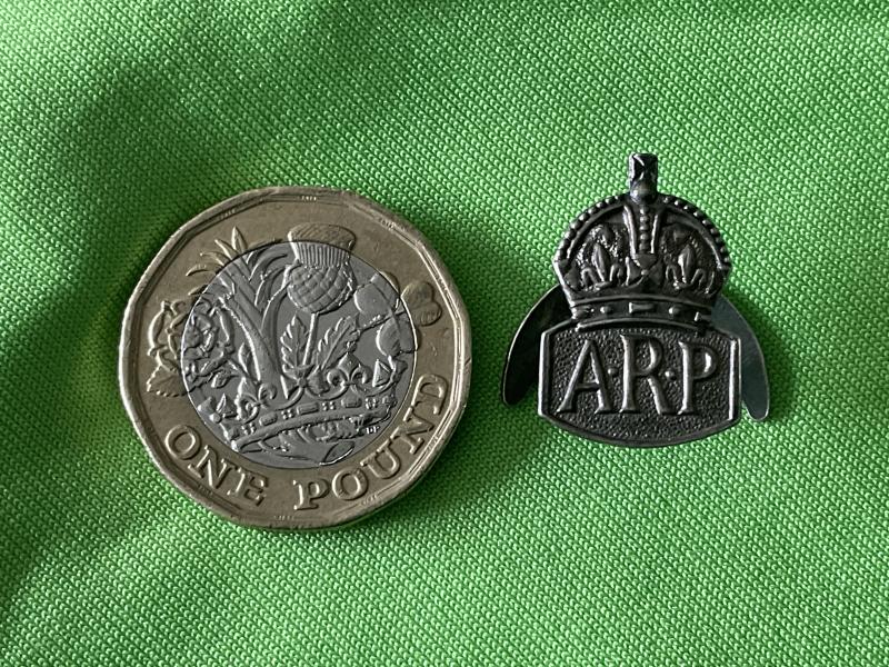 Gradia Militaria - 1939 Chester hallmarked miniature A.R.P lapel badge by Horner.