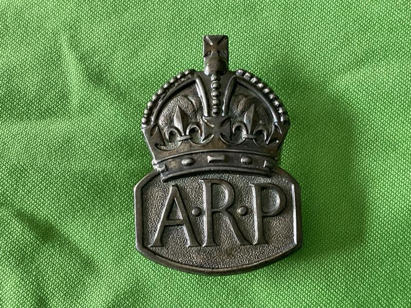 Gradia Militaria - 1936 hallmarked silver A.R.P badge by Robert Johnson.
