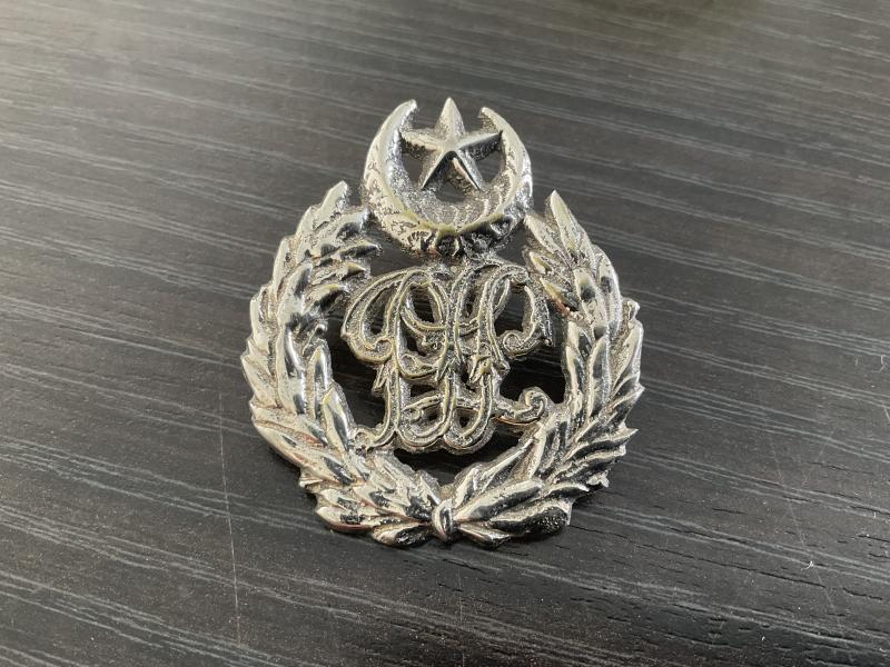 Gradia Militaria - Pakistan Police cap badge.