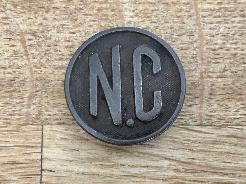 Gradia Militaria - WW1 U.S Army N.C (North Carolina) collar disc.