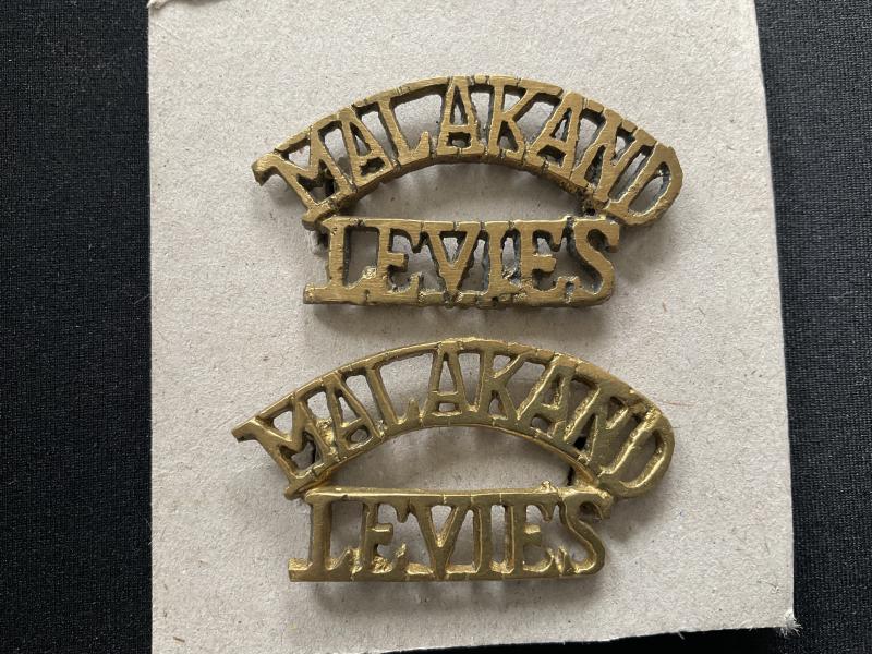 Gradia Militaria - MALAKAND LEVIES brass shoulder titles