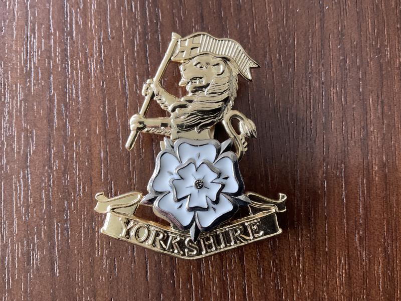 Gradia Militaria - Yorkshire Regiment other ranks cap badge