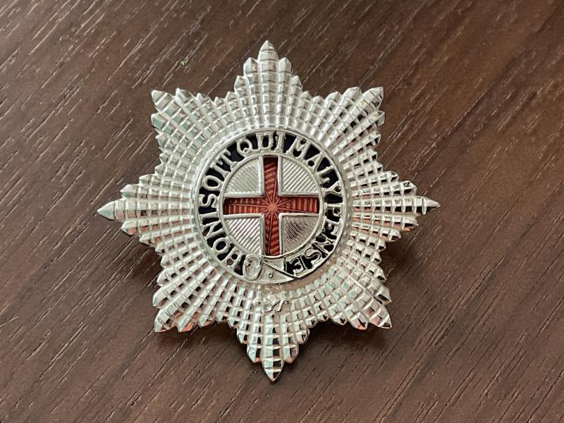 Gradia Militaria - Coldstream Guards warrant officers cap badge.