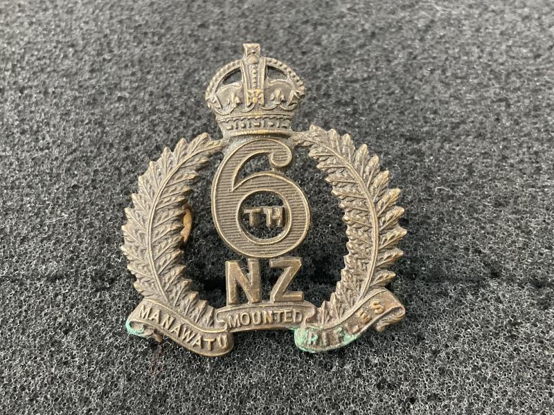 Gradia Militaria - WW1 N.Z 6th Manawatu Mounted Rifles collar badge