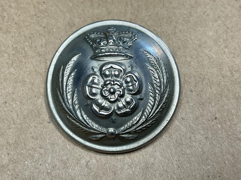 Gradia Militaria - Pre 1881 3rd Royal Lancashire Militia button.