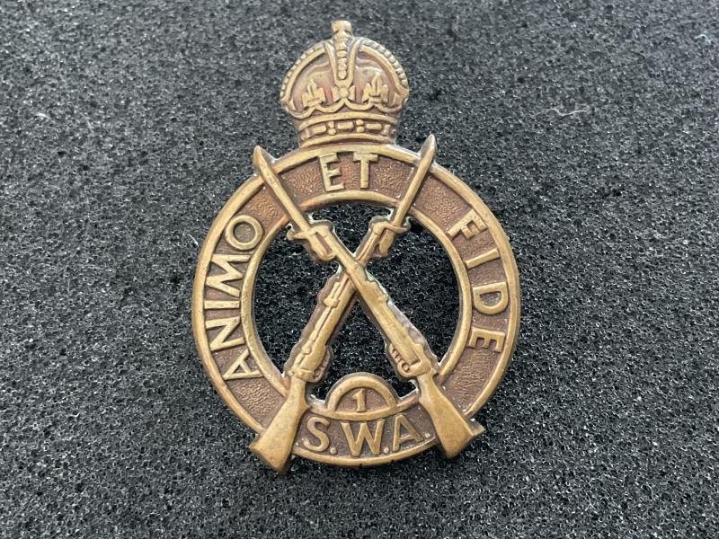 Gradia Militaria - WW2 South West Africa 1st Infantry Battalion beret badge.