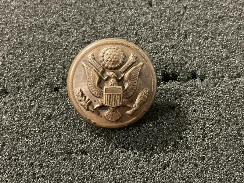 Gradia Militaria - WW2 British made (Gaunt) U.S Army bronzed button.