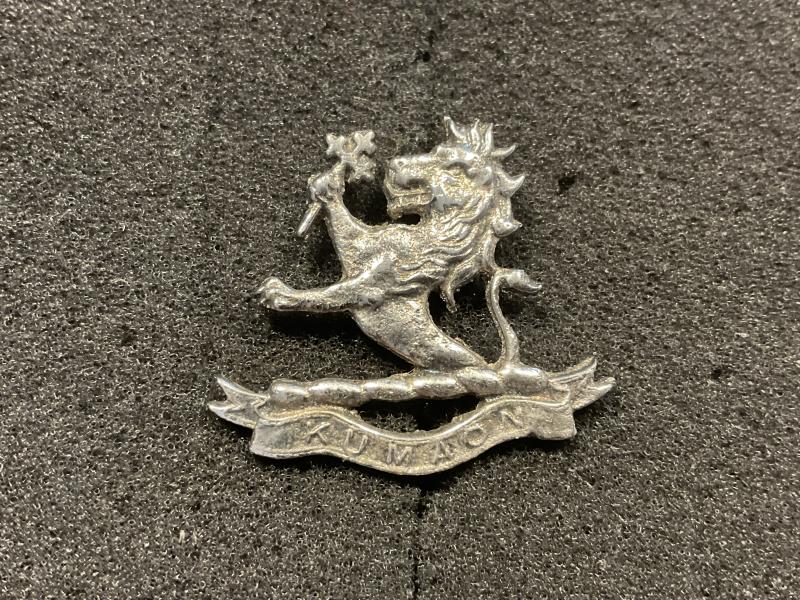 Gradia Militaria - WW2 Officers Kumaon Rifles local silver cap badge.