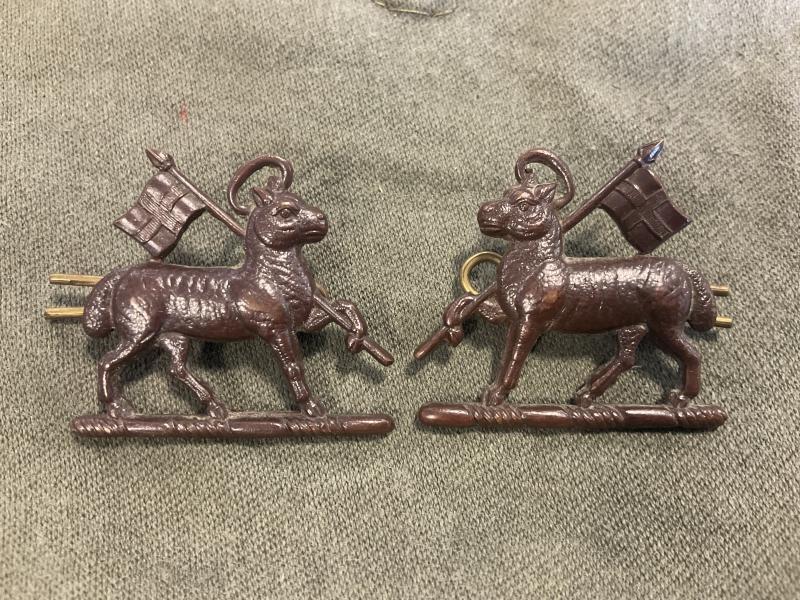 Gradia Militaria - WW1/2 Queens Regiment dark bronzed O.S.D Collars.