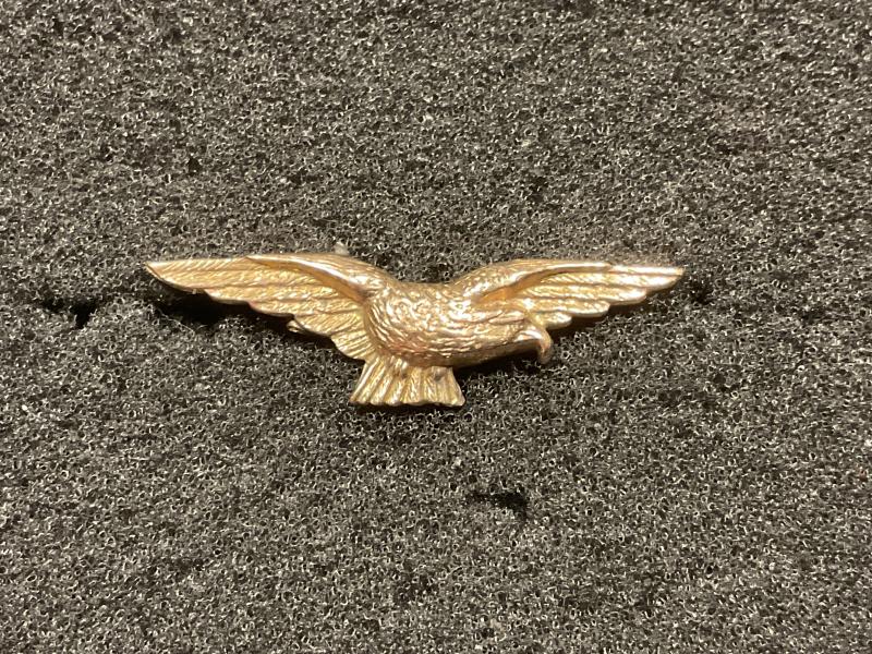 Gradia Militaria - WW2 RAF 9Ct gold miniature pathfinders wing.