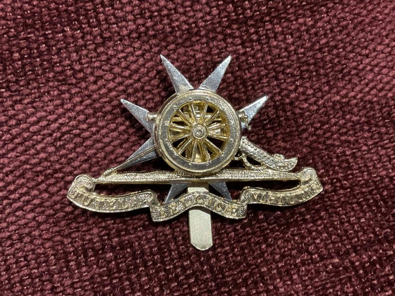 Gradia Militaria - A/A Royal Malta Artillery post 1974 large cap badge.