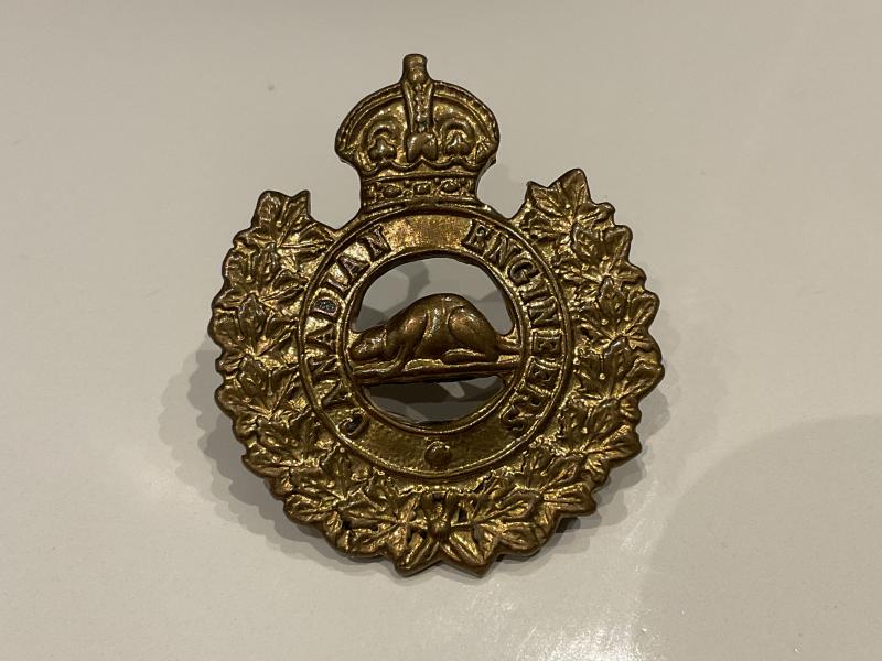 Gradia Militaria - WW1 Canadian Engineers brass collar badge.