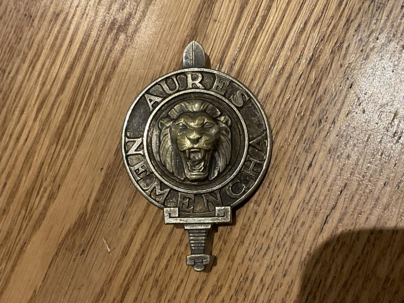 Gradia Militaria - French Troupes Zone "Aures Nemencha" badge (c.1950s)