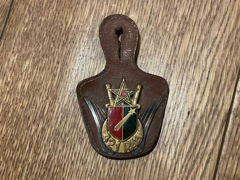 Gradia Militaria - French 421st Anti-Aircraft Artillery Regiment badge (Algerian War)