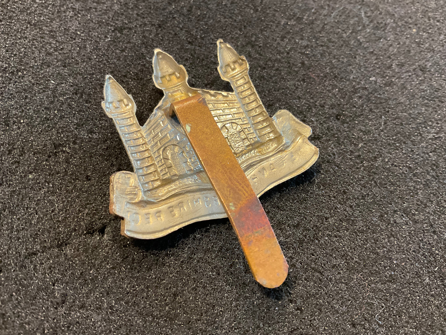 WW2 The Cambridgeshire Regiment cap badge.