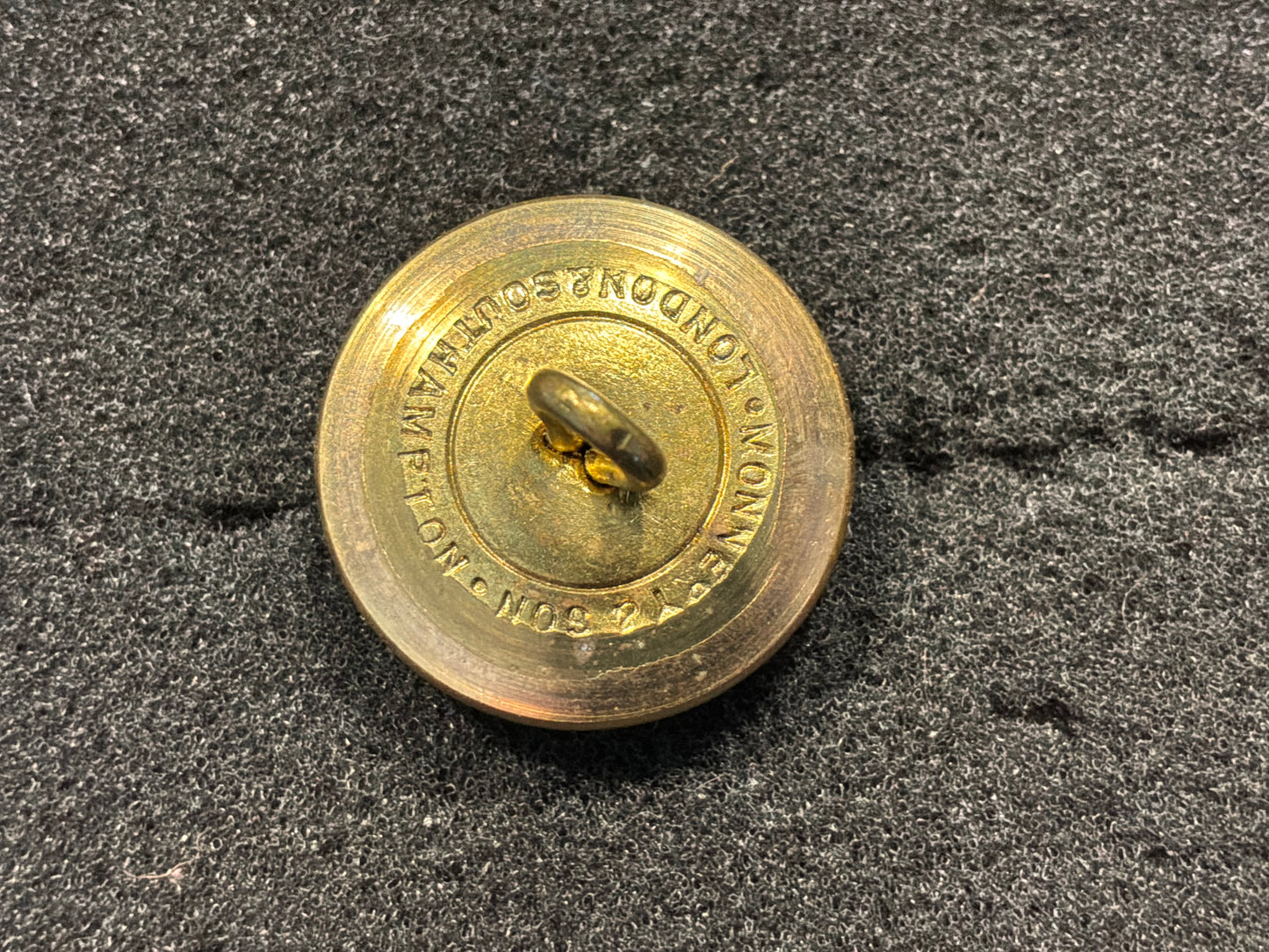 Hudson Bay Company gilt 21mm button by Monnery & Son.