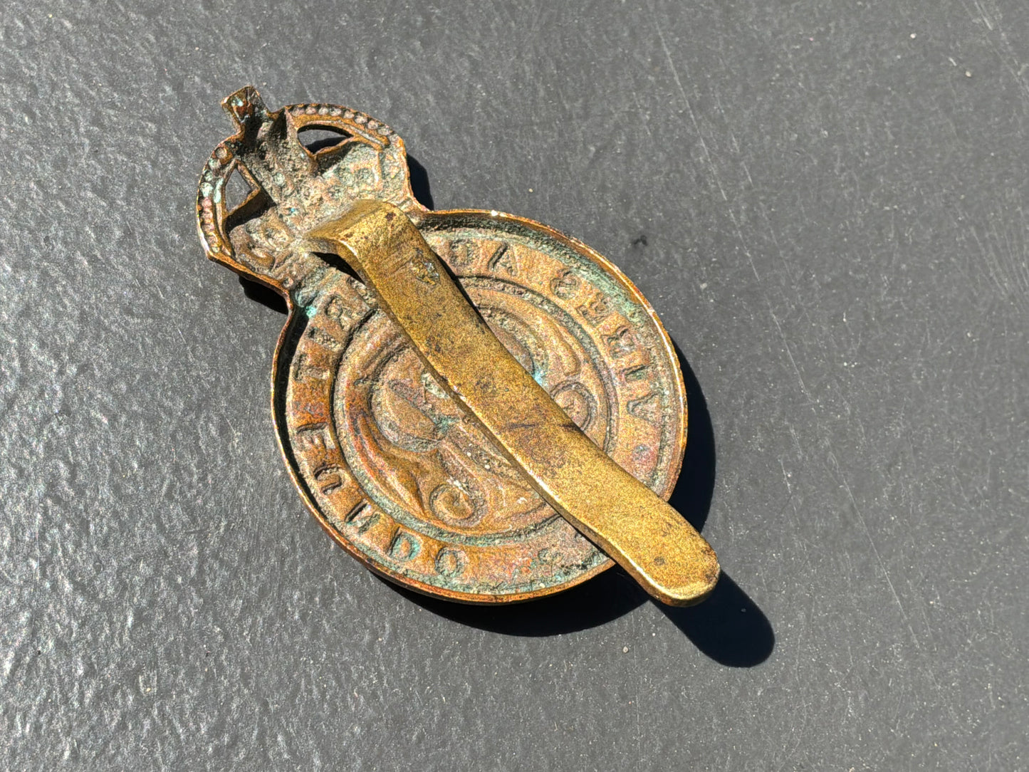 Royal Military College (Sandhurst) GvR 1911-36 cap badge.
