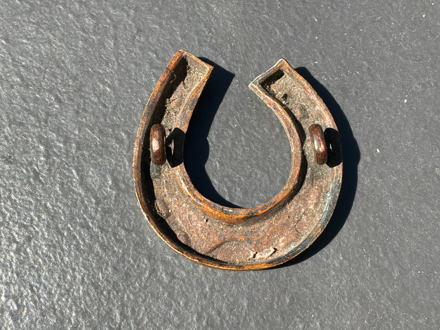 WW1/2 Farrier & Shoeing Smith brass sleeve badge.