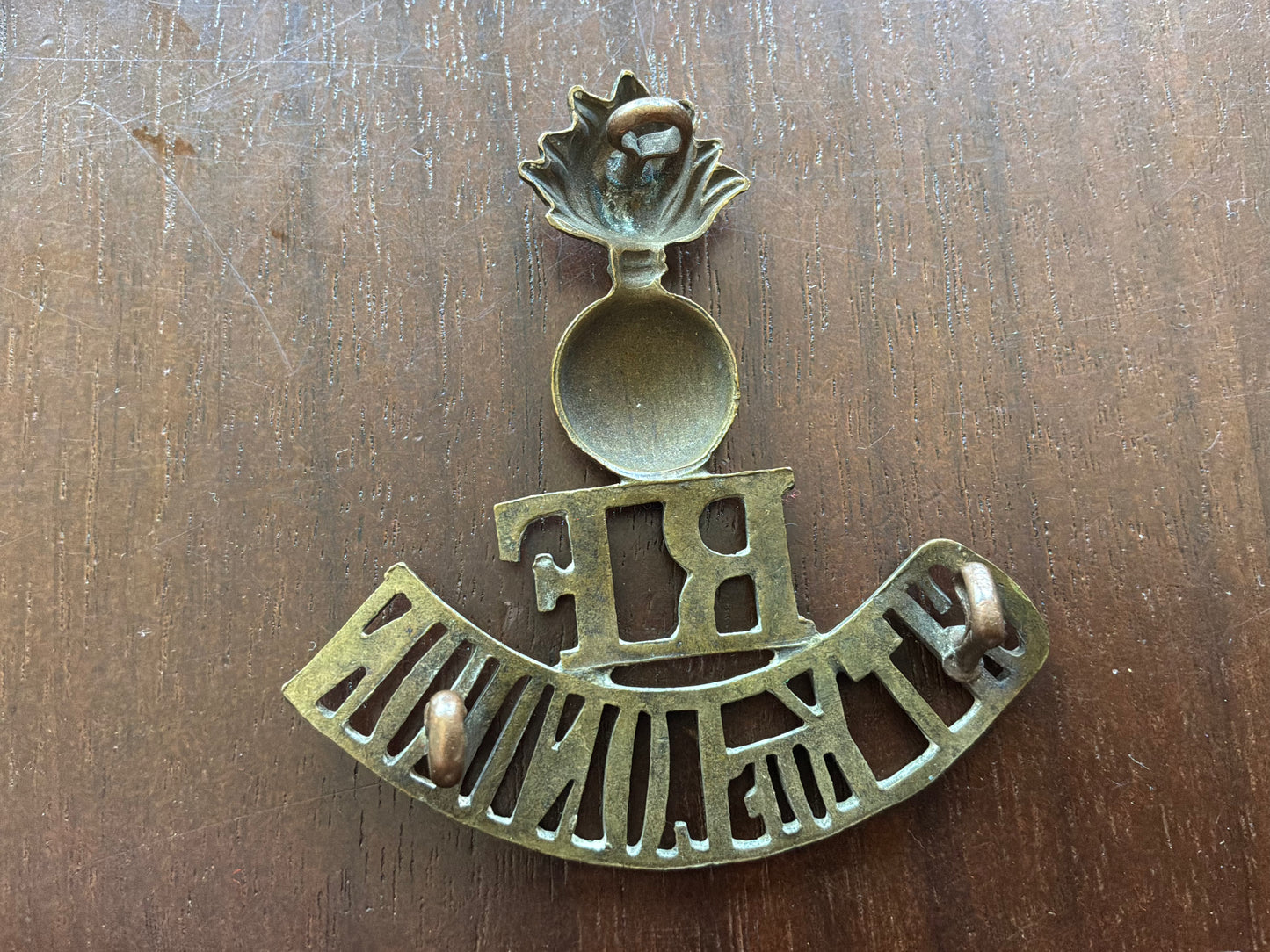 WW1 City of London, Royal Fusiliers brass shoulder title.