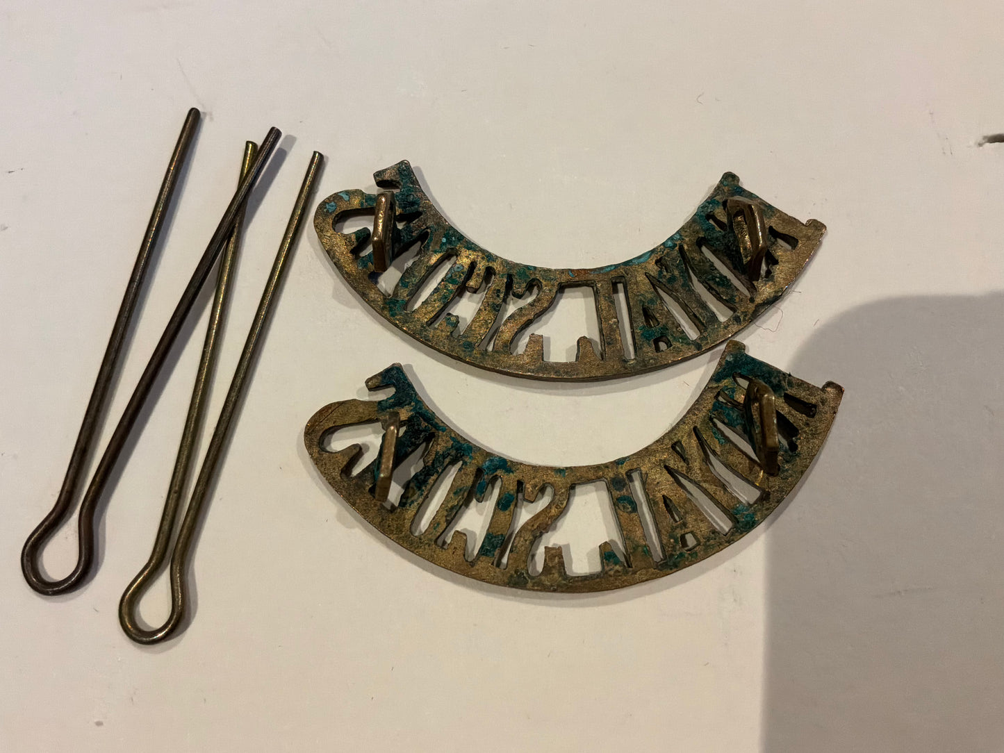 WW1/2 ROYAL SCOTS brass shoulder titles
