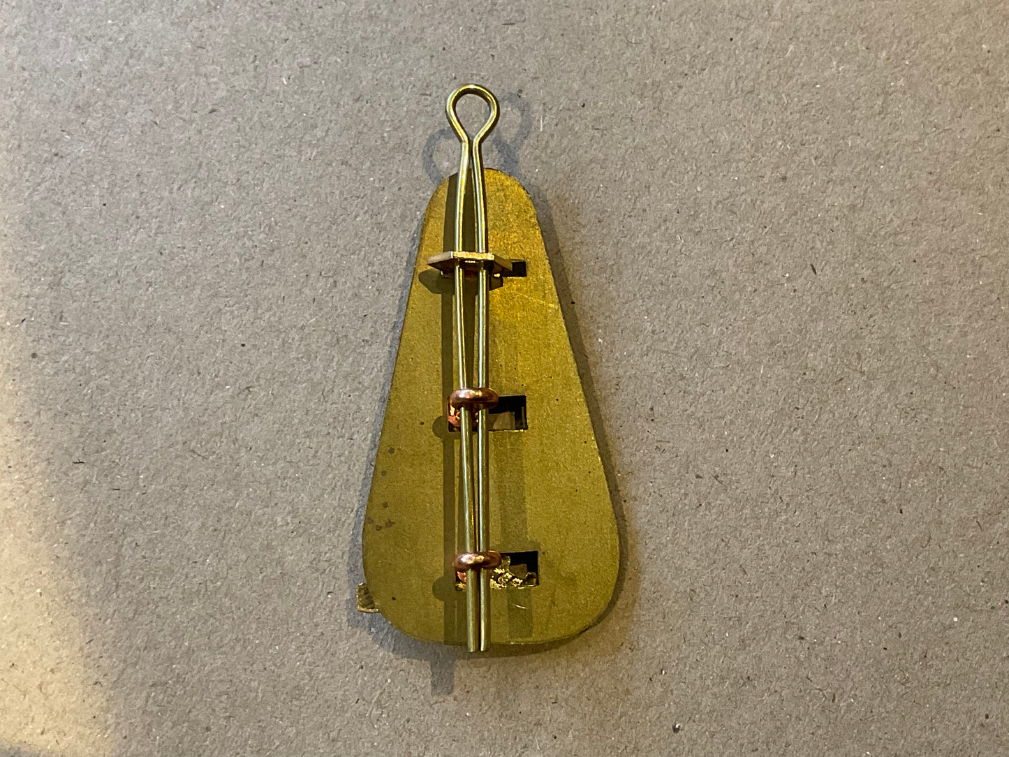 Q/C Royal Signals Corps 2 part bi-metal cap badge.