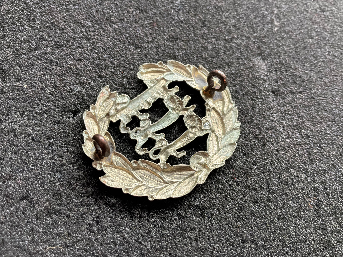 1st VB Leicestershire Regt other ranks collar Badge.