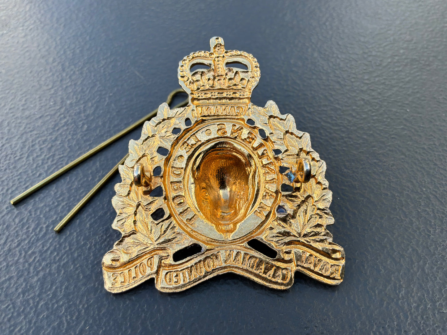 Canadian RCMP Royal Canadian Mounted Police Cap Badge - Large Buffalo Head 1974 Issue
