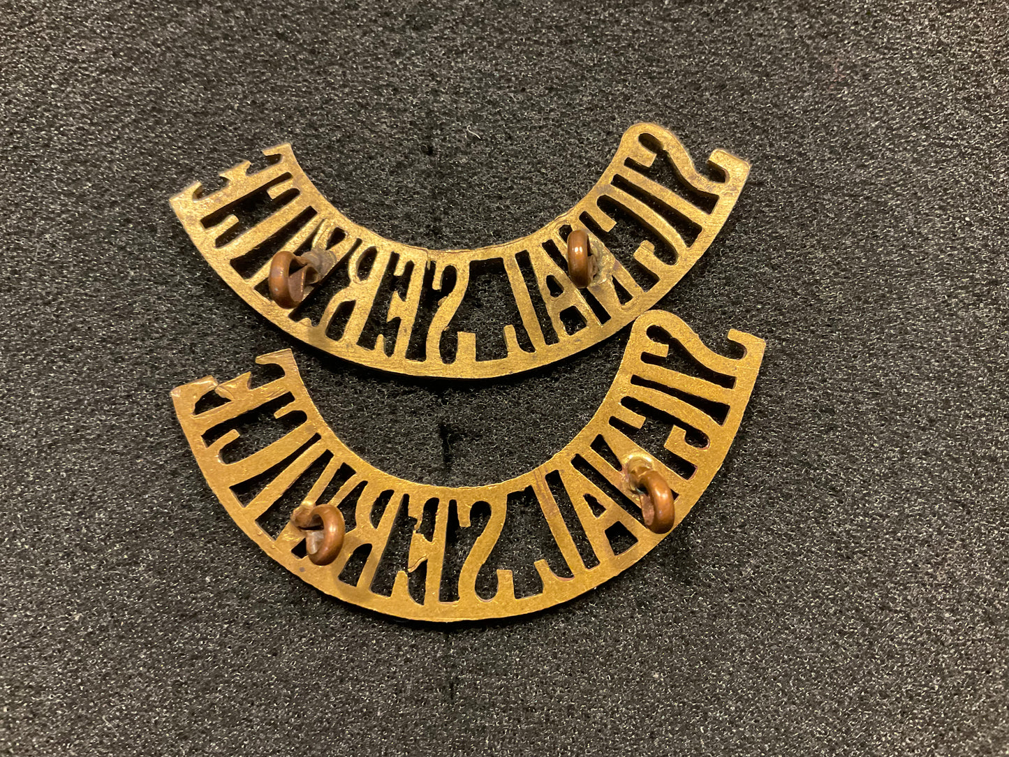 SIGNAL SERVICE brass shoulder titles worn circa 1904-08