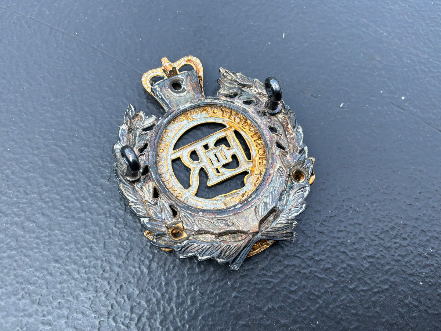 Royal Australian Engineers b/m cap badge