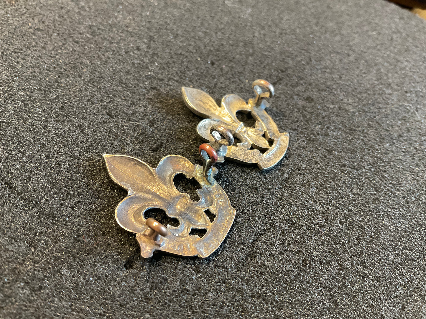 Collar badges Van Doos Royal 22nd Regiment (Canadien Francais) , 1st Canadian Infantry Division.