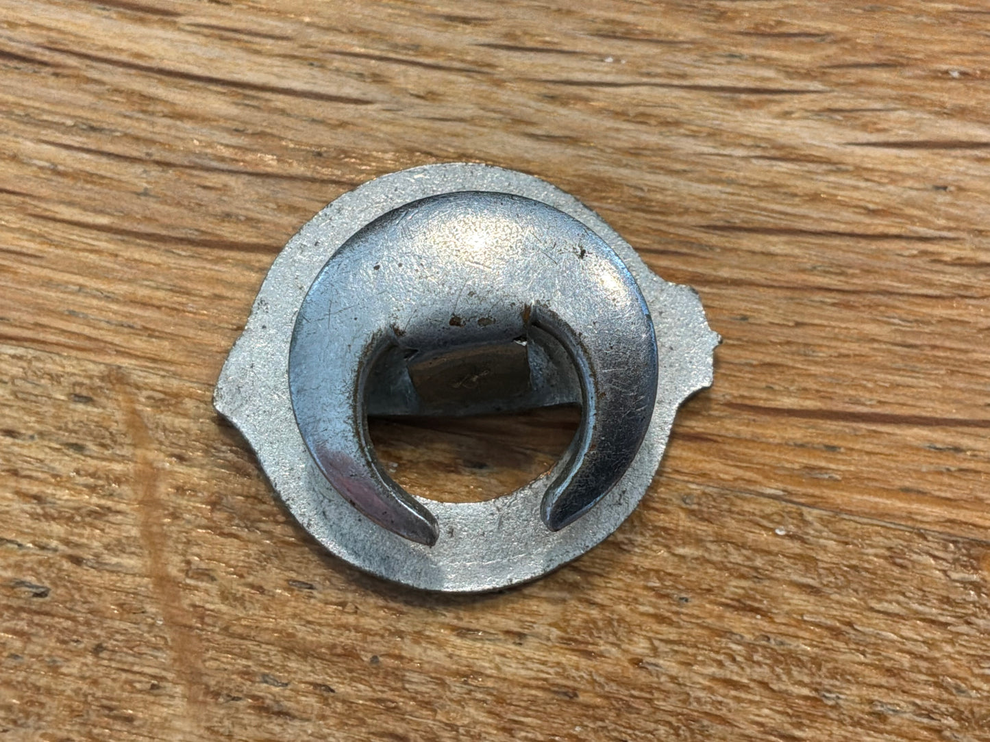 Boulton Paul was the aircraft manufacturer, sports badge.