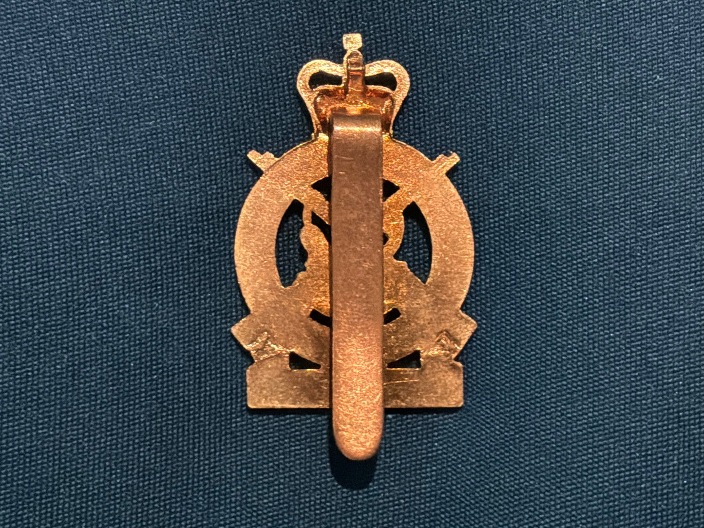 ‘C’ Squadron Kent & County of London Yeomanry cap badge.