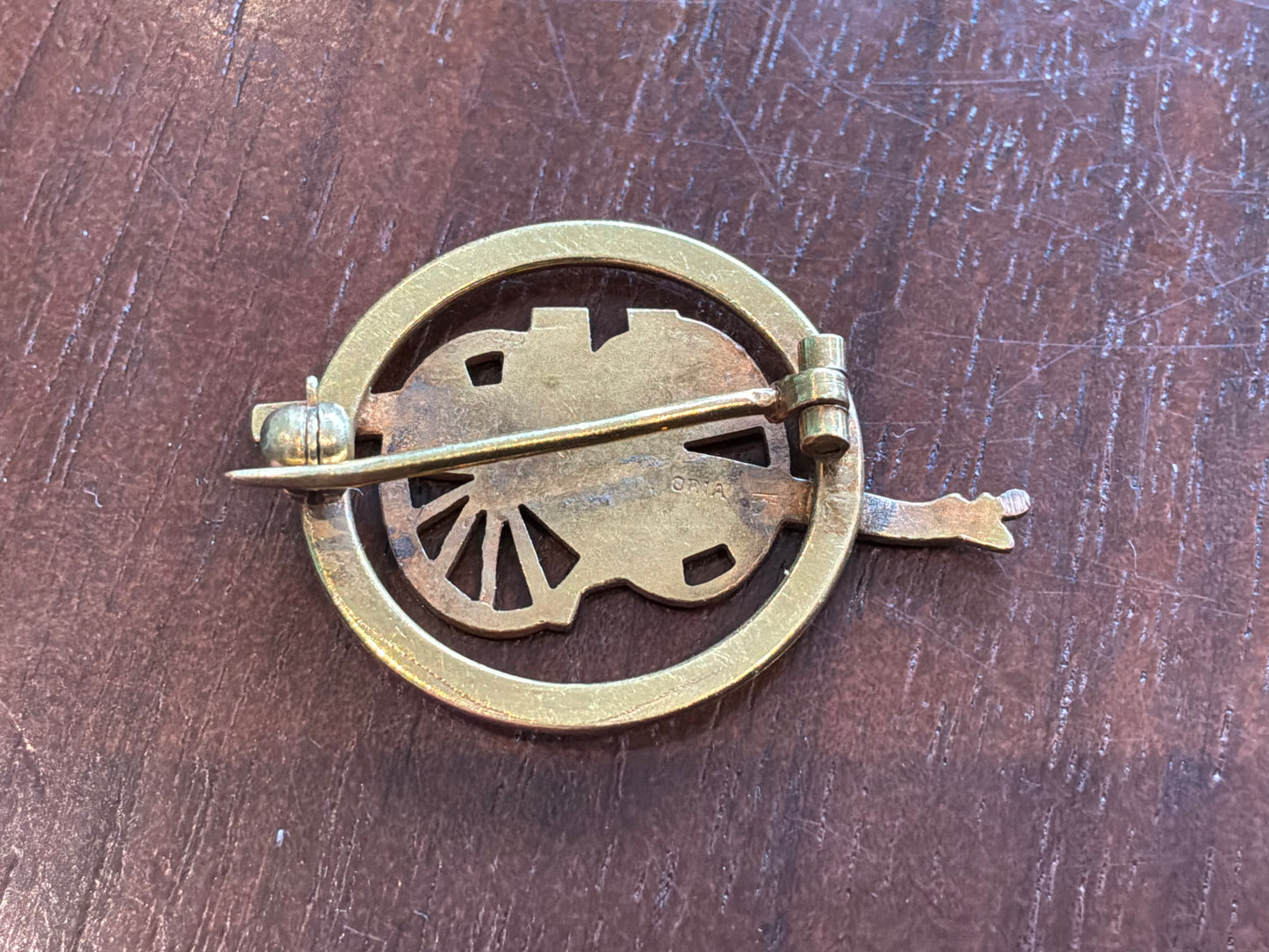 French WWI insigne patriotique ,featuring the famous “75” — the Canon de 75mm modèle 1897 sweetheart.