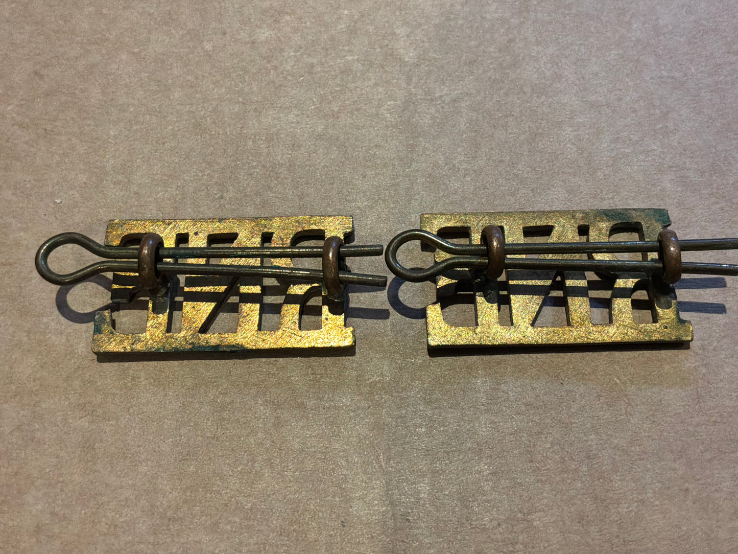 Rhodesia & Nyasaland Engineers (RNE) brass titles circa 1957-67