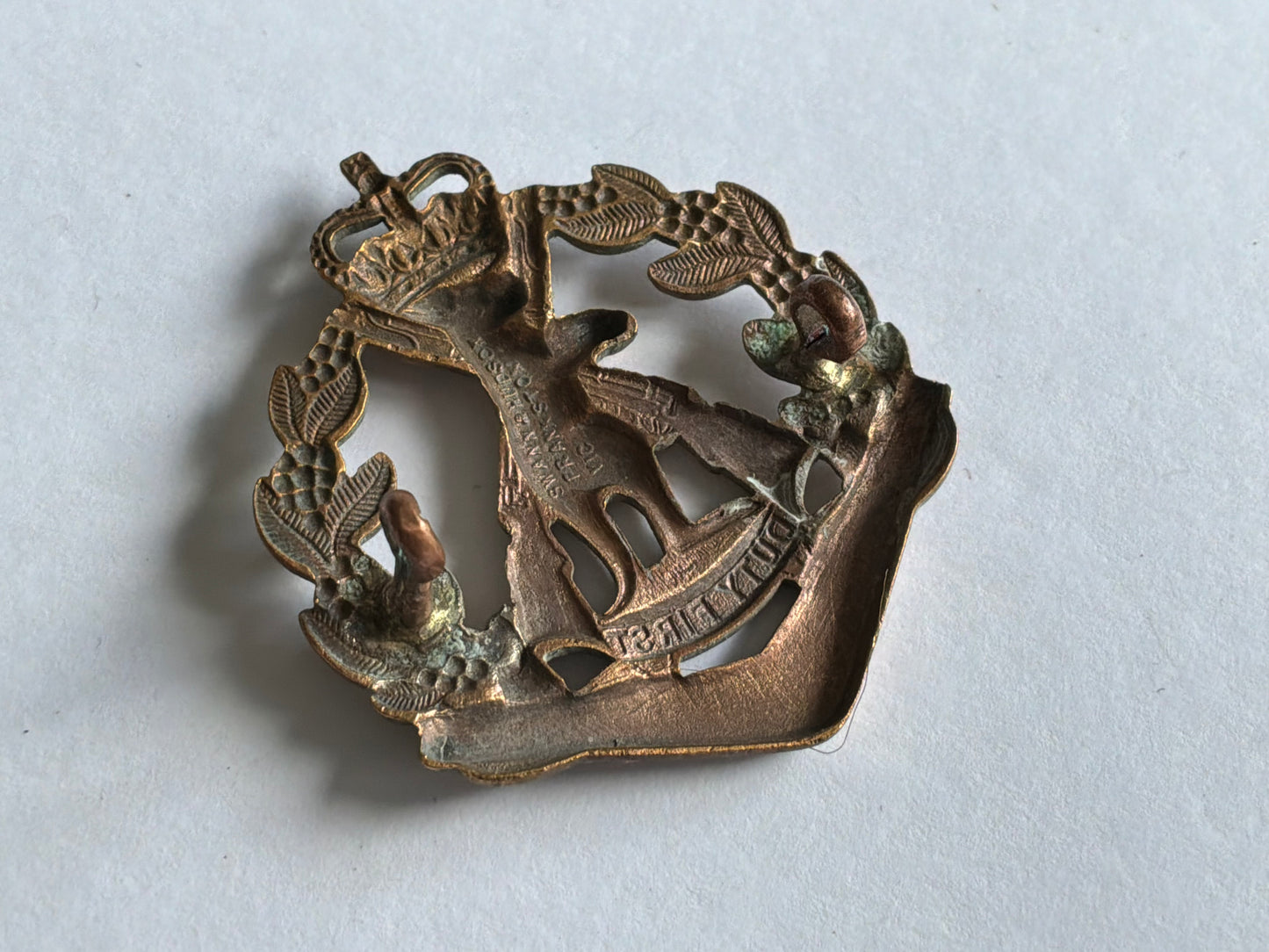 Royal Australian Regiment, (RAR) Vietnam era hat/cap badge by Swann