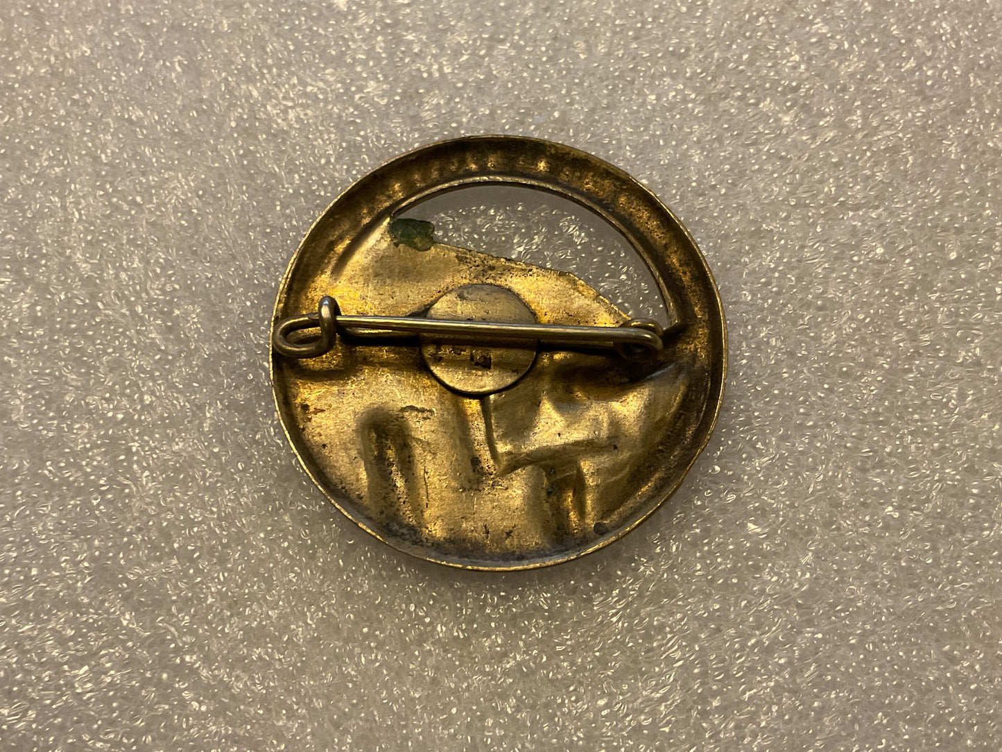 WW2 French ‘ON NE PASSÉ PAS’ Beret badge (small letter version)